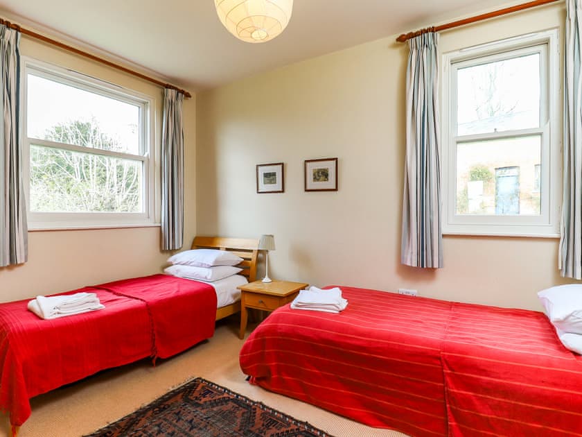 Twin bedroom | Downedge, Brading, near Sandown