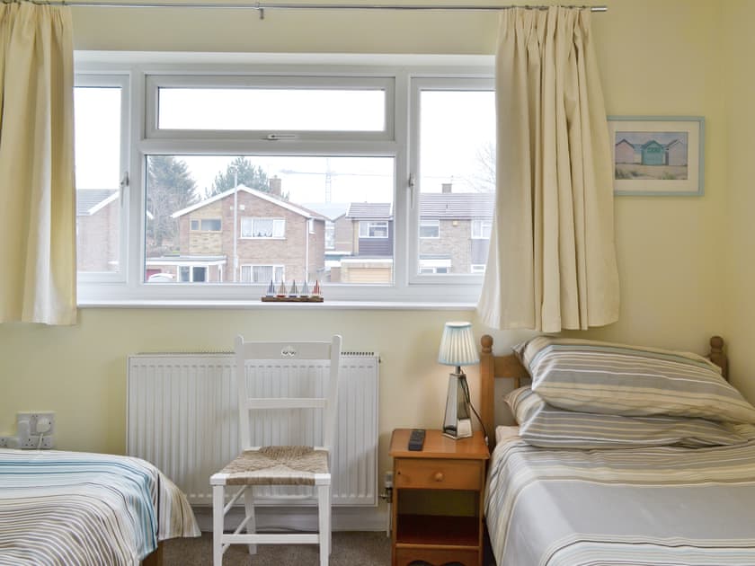 Twin bedroom | Roanne, Gorleston-on-Sea