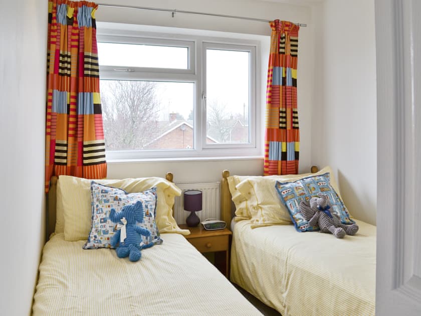 Twin bedroom | Roanne, Gorleston-on-Sea