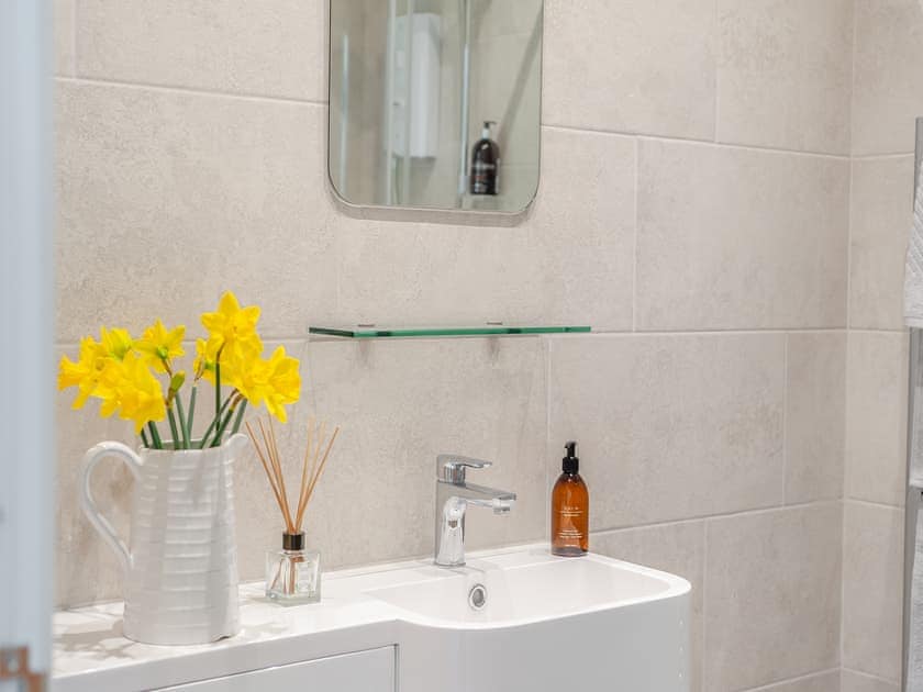 Shower room | The Barn - Longhoughton Hall, Longhoughton