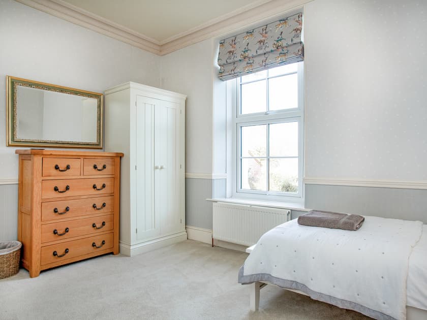 Twin bedroom | High Park House, Littleham, near Bideford