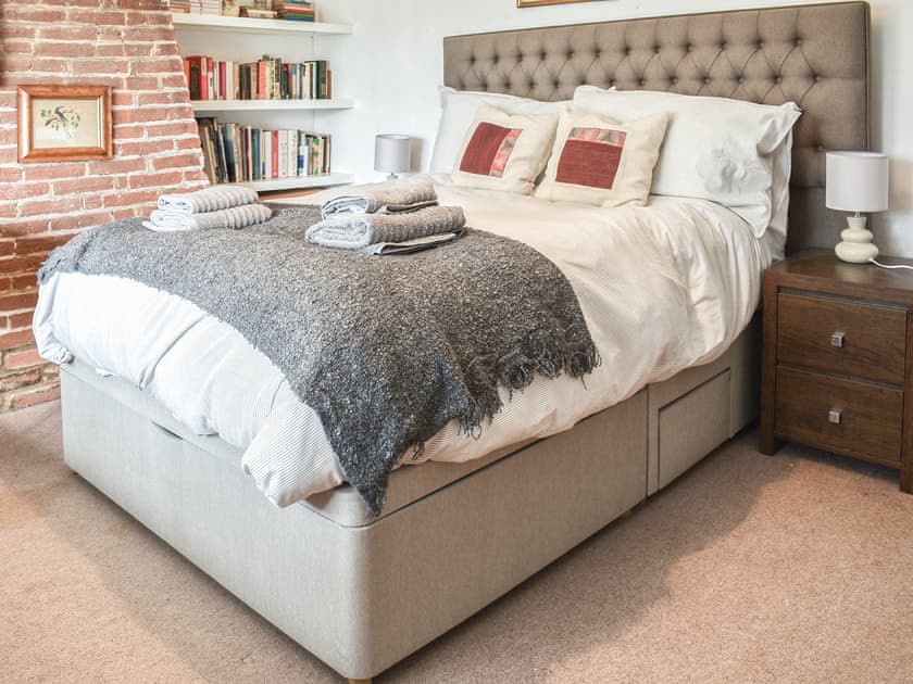 Family bedroom | Cricketers Cottage, Holme-next-the-Sea