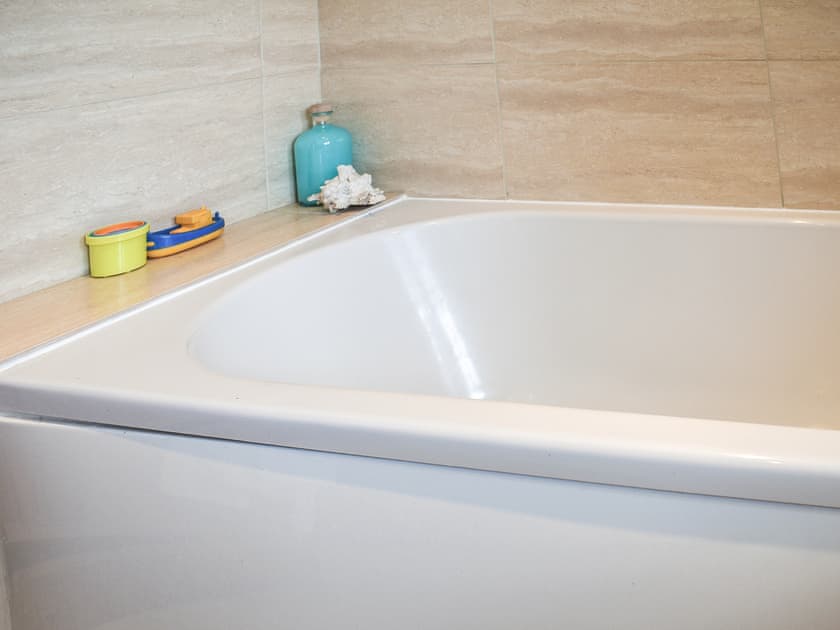Bathroom | Cricketers Cottage, Holme-next-the-Sea