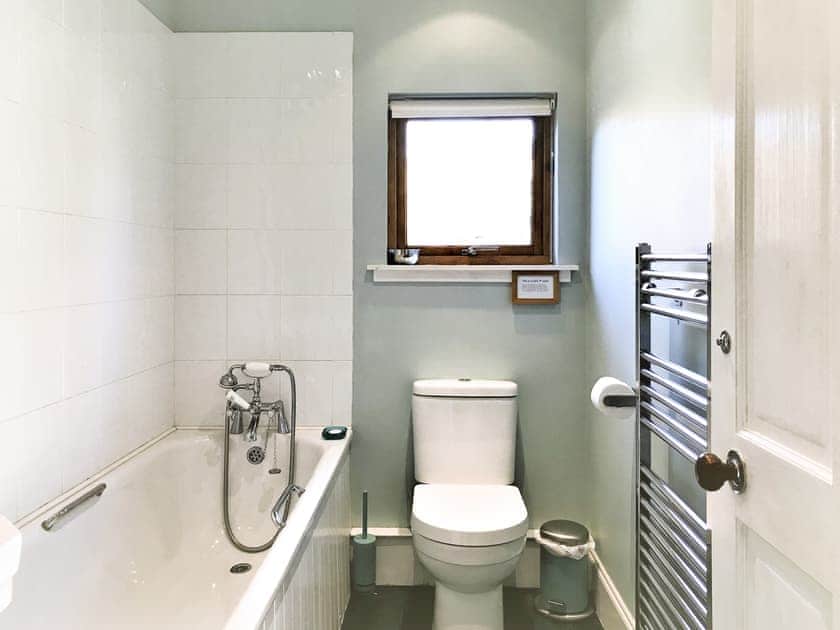 Bathroom | Tigh Beag, Newtonmore