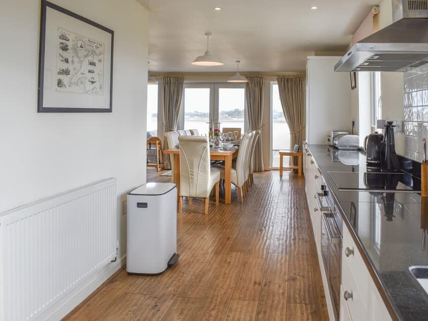 Kitchen | Craig Llydan, Rhosneigr