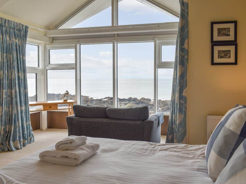 Double bedroom | Craig Llydan, Rhosneigr