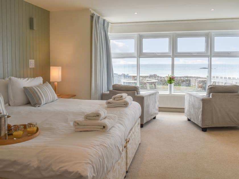 Twin bedroom | Craig Llydan, Rhosneigr