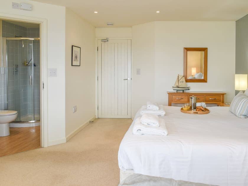 Twin bedroom | Craig Llydan, Rhosneigr