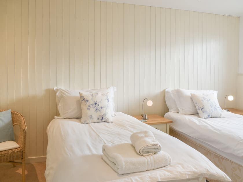 Twin bedroom | Craig Llydan, Rhosneigr