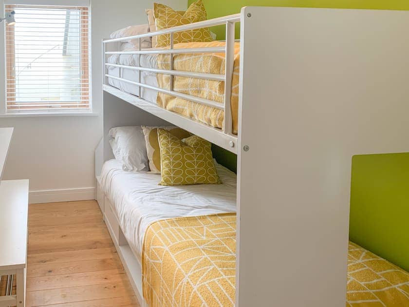 Bunk bedroom | Crest@64, Newquay