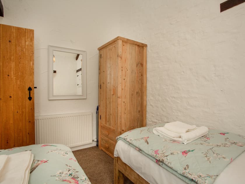 Twin bedroom | Daisy Cottage - The Old Mill Cottages, Marldon, near Paignton