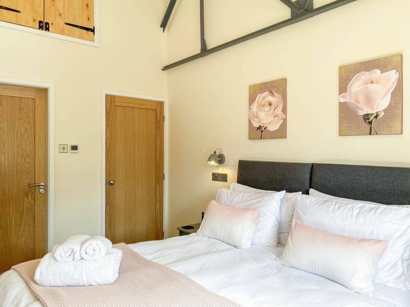 Kingsize bedroom. Can be a twin on request | Sun Valley- Serenity - Sun Valley, Stockton Brook, near Leek