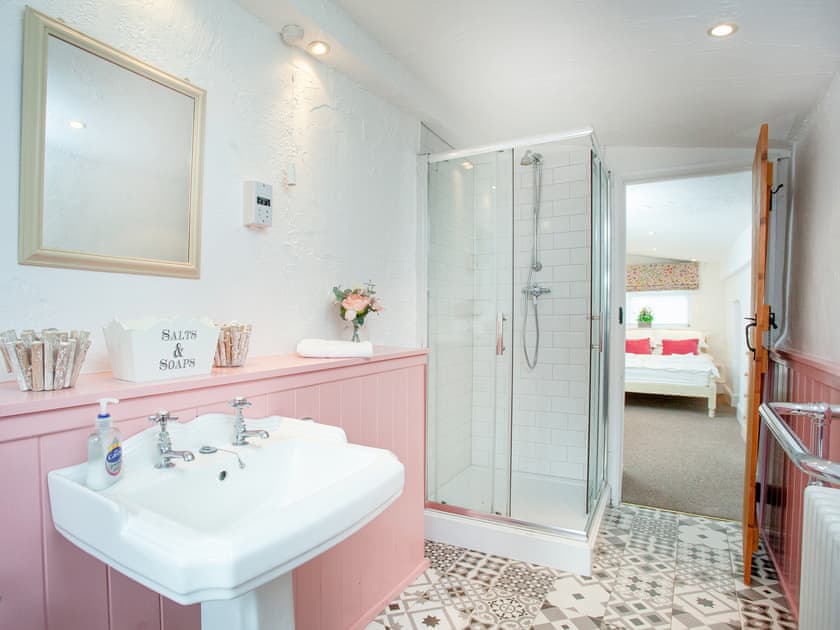 En-suite | Jasmine Cottage - The Old Mill Cottages, Marldon, near Paignton