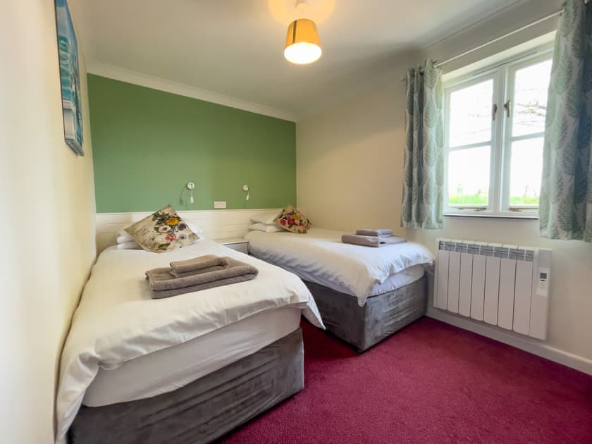 Twin bedroom | Wheel - Canllefaes Cottages, Penparc