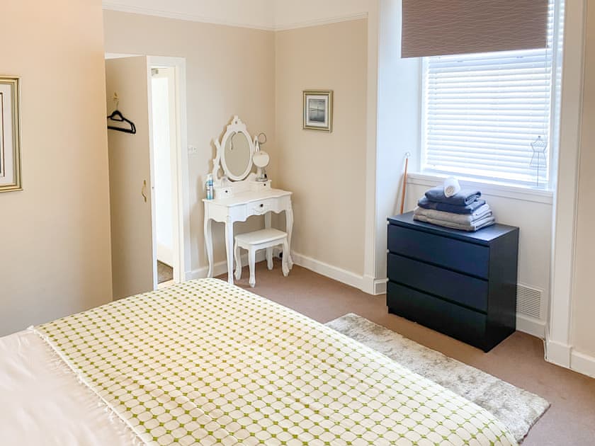 Double bedroom | The Wee Cottage - The Wee Places, Dunfermline