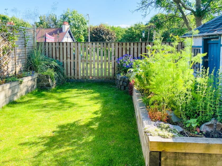 Garden | The Wee Cottage - The Wee Places, Dunfermline