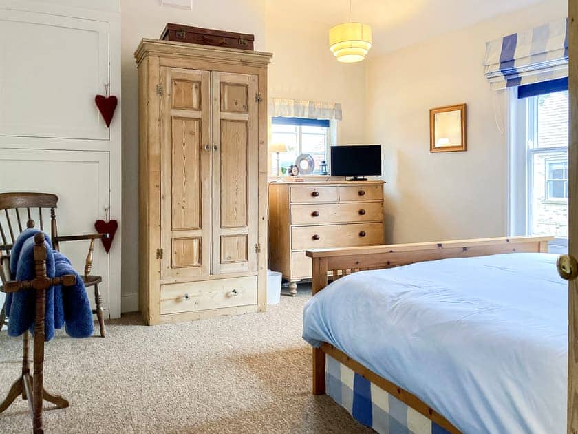 Double bedroom | Horseshoe Cottage, Nordham, near Beverley