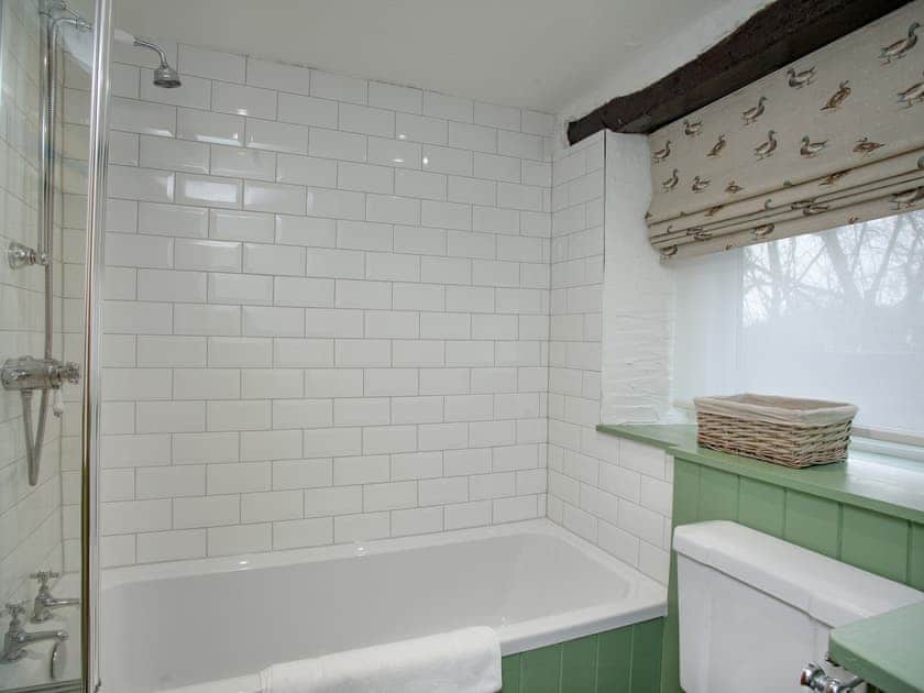 En-suite | The Old Mill - The Old Mill Cottages, Marldon, near Paignton