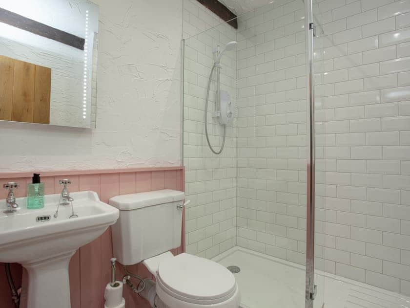 En-suite | The Old Mill - The Old Mill Cottages, Marldon, near Paignton