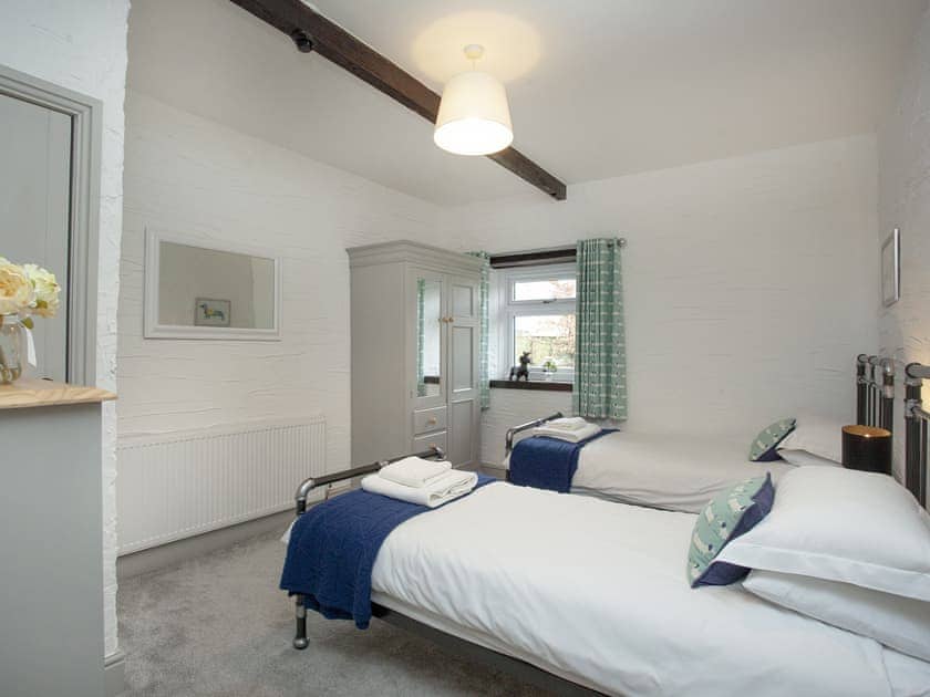 Twin bedroom | The Old Mill - The Old Mill Cottages, Marldon, near Paignton