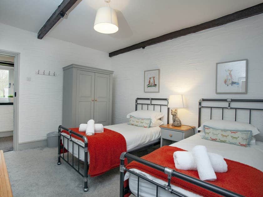 Twin bedroom | The Old Mill - The Old Mill Cottages, Marldon, near Paignton