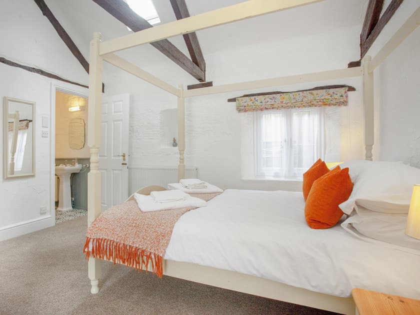 Four Poster bedroom | Mill Cottage - The Old Mill Cottages, Marldon, near Paignton