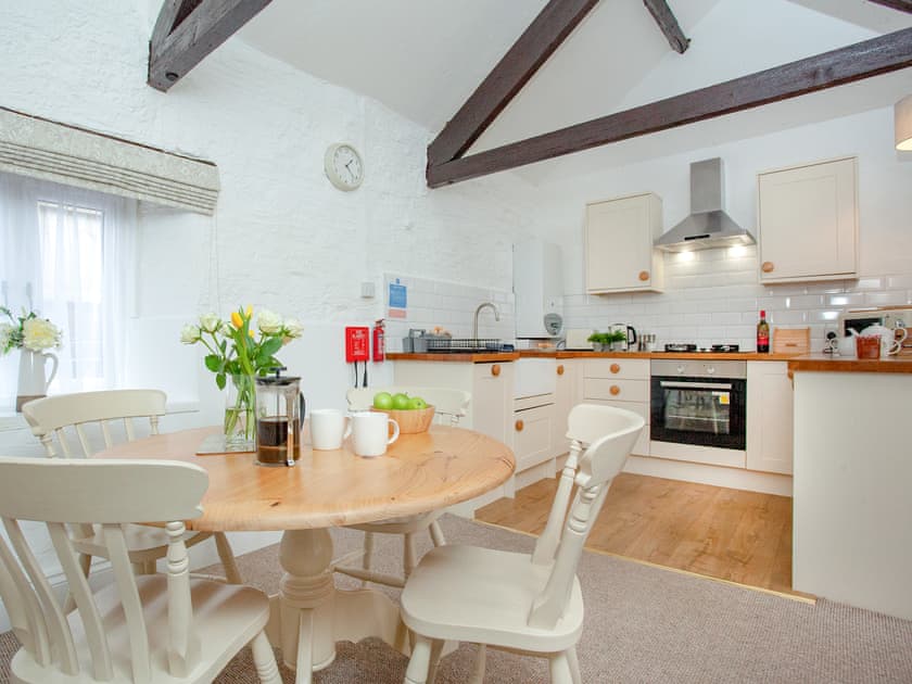 Kitchen/diner | Rose Cottage - The Old Mill Cottages, Marldon, near Paignton