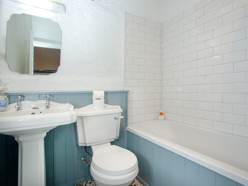 En-suite | Rose Cottage - The Old Mill Cottages, Marldon, near Paignton
