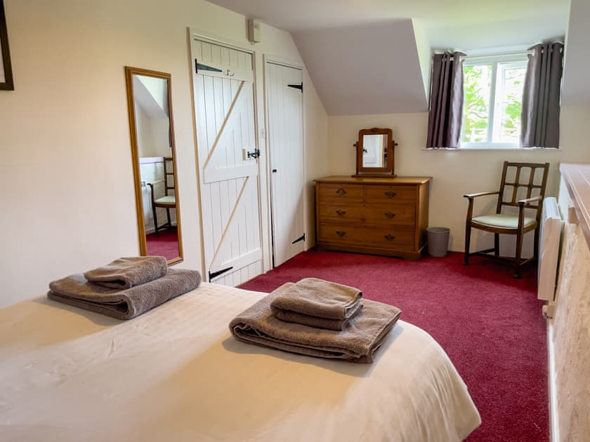 Double bedroom | Shippen - Canllefaes Cottages, Penparc