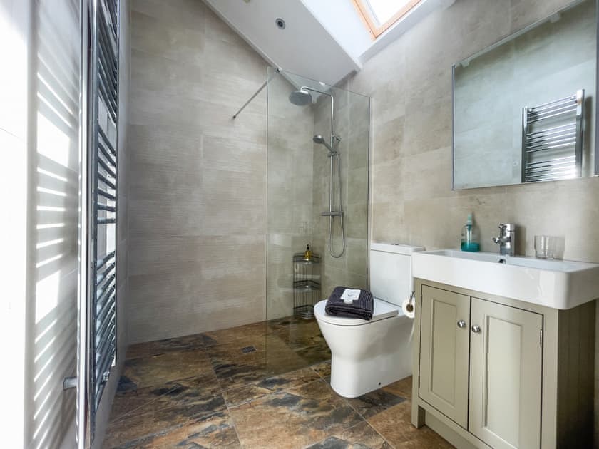 Shower room | Pen-y-Bryn - Canllefaes Cottages, Penparc