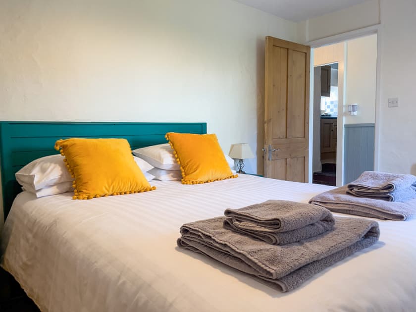 Double bedroom | Granary - Canllefaes Cottages, Penparc