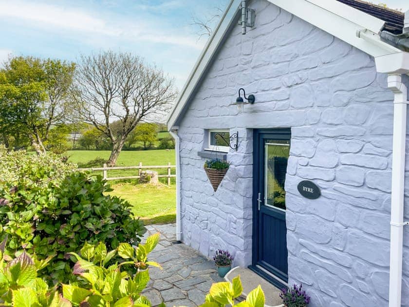 Exterior | Byre - Canllefaes Cottages, Penparc