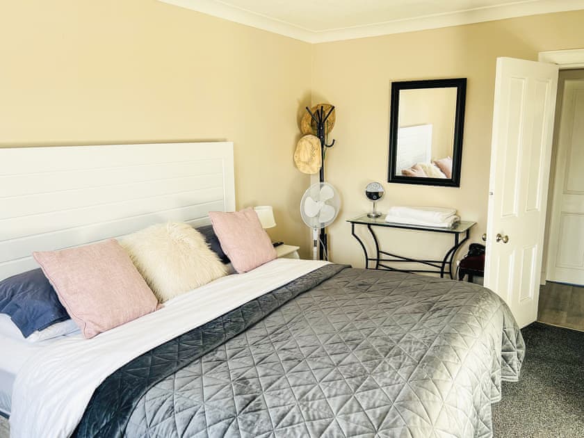 Double bedroom | The Wee Pad - The Wee Places, Dunfermline