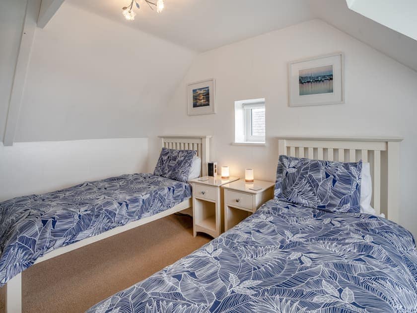 Twin bedroom | Granary Cottage - Amroth Cottages, Amroth, near Saundersfoot
