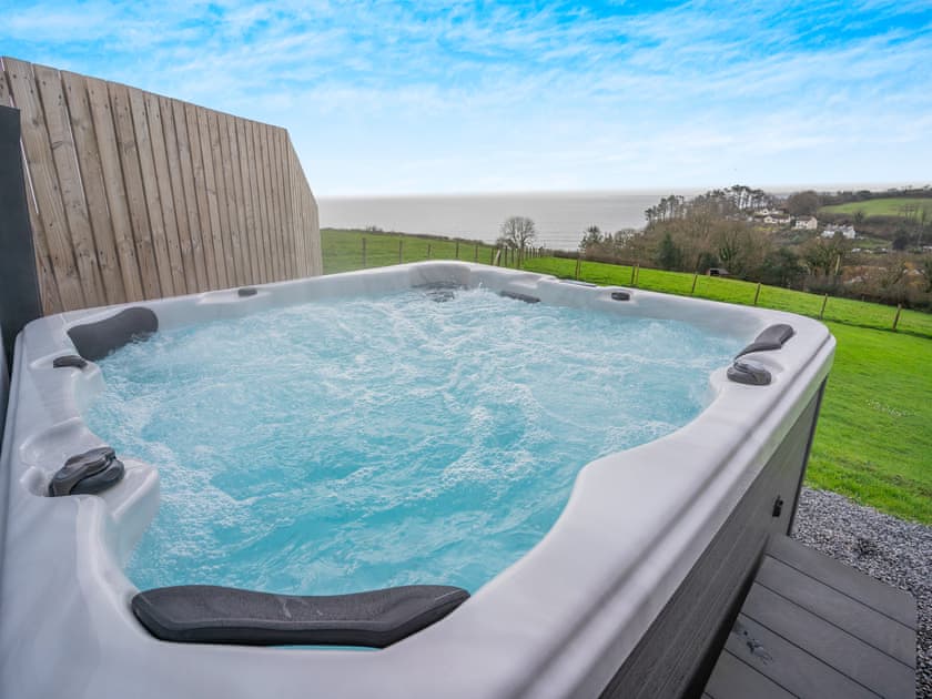 Hot tub | Granary Cottage - Amroth Cottages, Amroth, near Saundersfoot