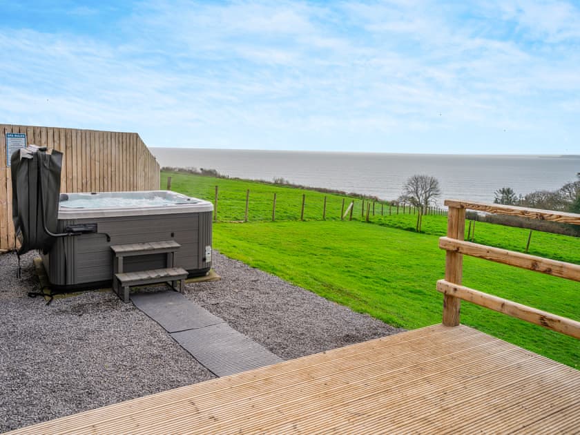 Hot tub | Granary Cottage - Amroth Cottages, Amroth, near Saundersfoot