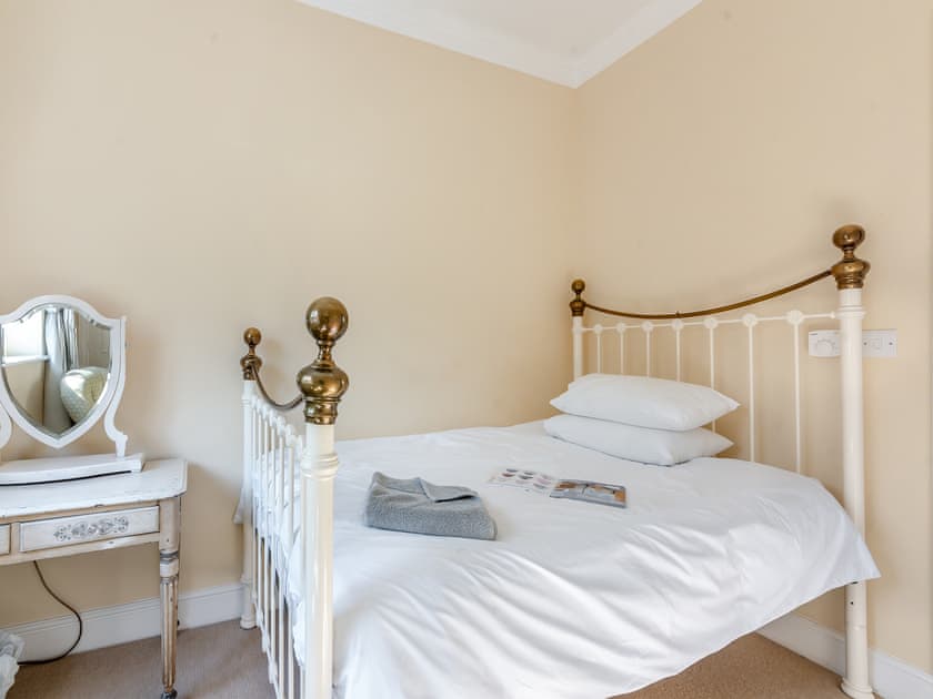 Single bedroom | The Fishing Lodge, Netton, near Salisbury