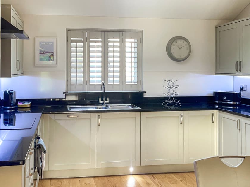 Kitchen | Oak Lodge - South View Lodges, Exeter