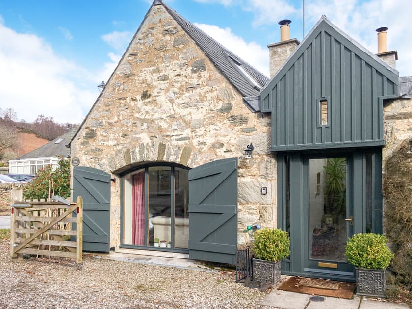 Front door entrance  | Gushat Cottage, Strathtay, near Aberfeldy