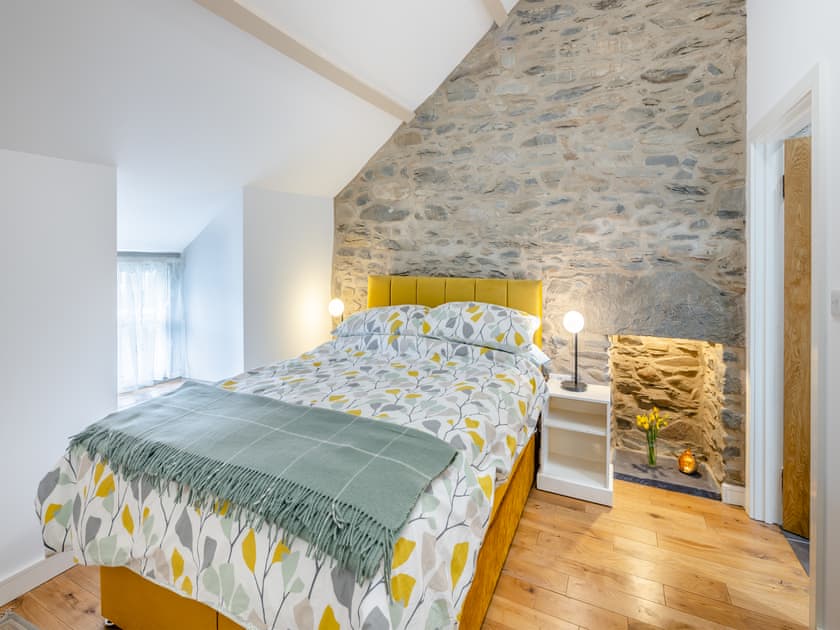 Double bedroom | Ivy Bush Cottage, Llanddewi Brefi, near Tregaron