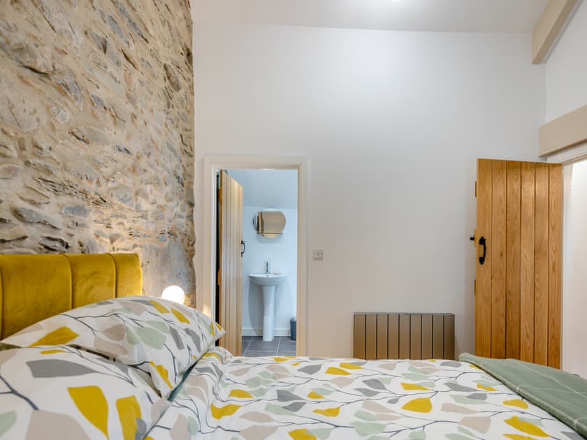 Double bedroom | Ivy Bush Cottage, Llanddewi Brefi, near Tregaron