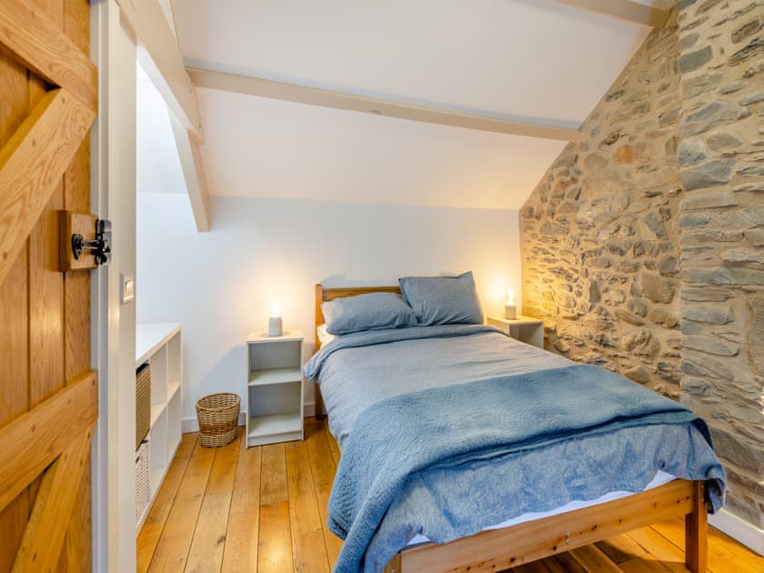 Double bedroom | Ivy Bush Cottage, Llanddewi Brefi, near Tregaron