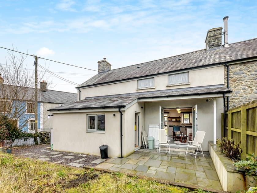 Exterior | Ivy Bush Cottage, Llanddewi Brefi, near Tregaron