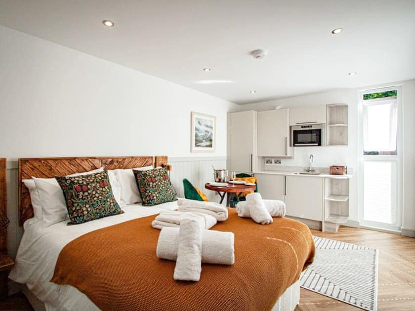 Open plan living space | Whitbarrow - Winster Pods, Windermere