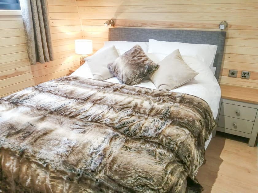 Double bedroom | Glampio Trysor Garth - Glampio Trysor, Corwen, near Bala