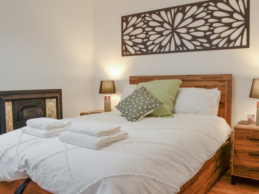 Double bedroom | Black Spout Cottage, Pitlochry