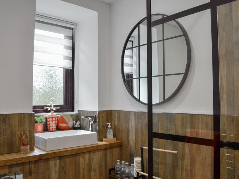 Shower room | Black Spout Cottage, Pitlochry