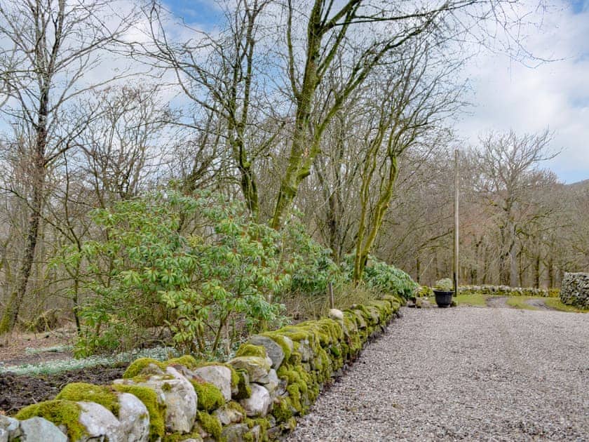 Garden and grounds | Black Spout Cottage, Pitlochry