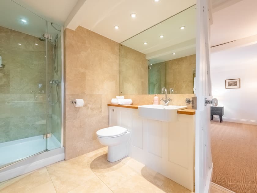 En-suite is ’jack and jill’ with bedroom 2 | Orchard Coach House, Hartest, near Bury St Edmunds