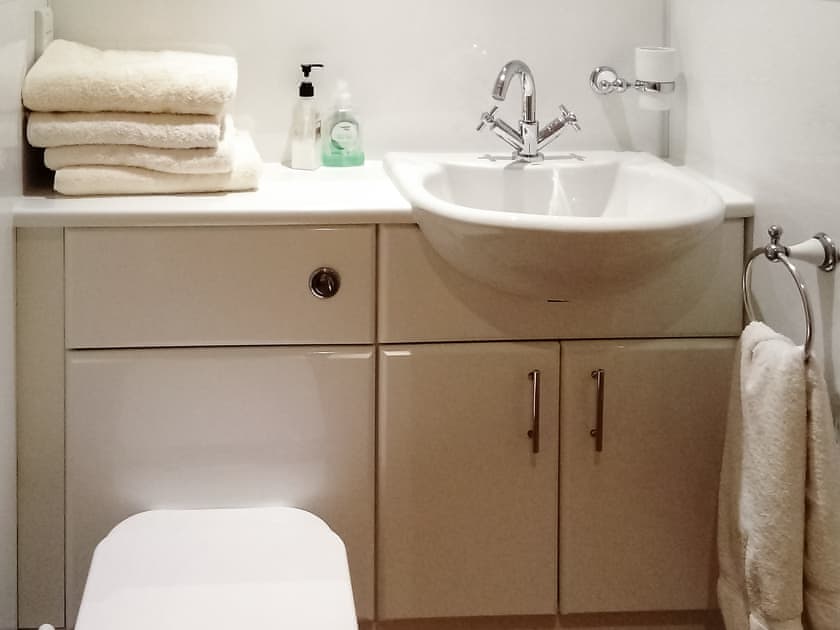 Bathroom | Waterside - Mullardoch Cottages, by Inverinate, Kyle